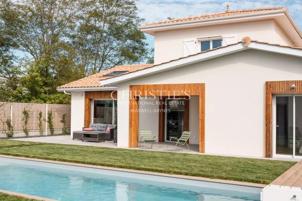 Centre ville- 10 min de l’océan -Maison familiale parfaitement rénovée, dépendance, garage, 5 chambres