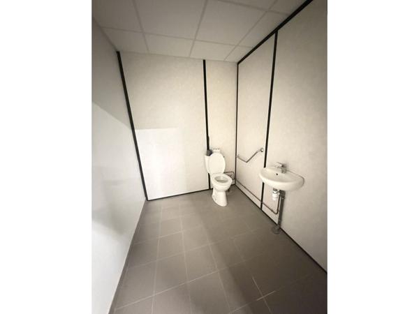 Local professionnel - ANDREZIEUX BOUTHEON