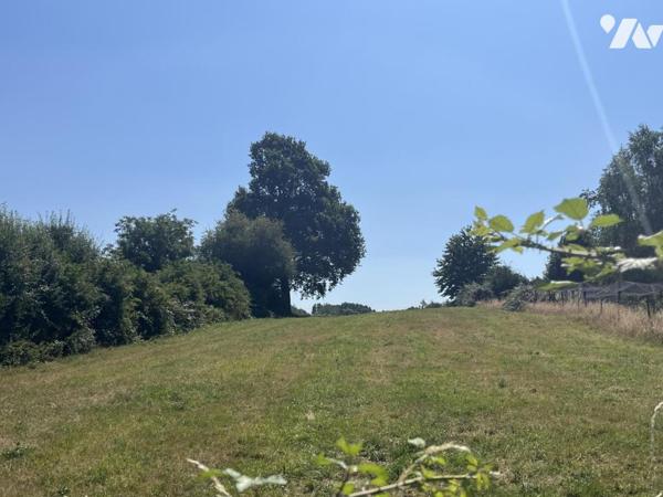 BURBURE - Terrain à bâtir non viabilisé - 1 863 m² - 22 m de façade