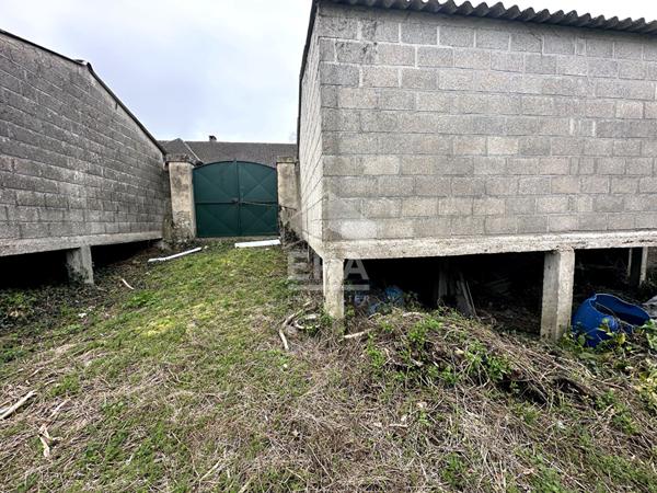 Terrain constructible Montereau Fault Yonne 548 m2