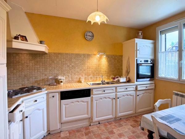 Grande maison familiale 5 chambres + bureau, jardin Ouest & double garage, gare à 10 min