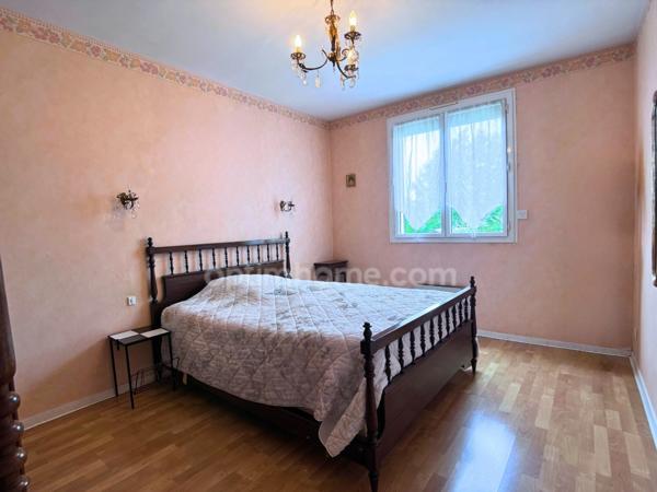 Grande maison familiale 5 chambres + bureau, jardin Ouest & double garage, gare à 10 min