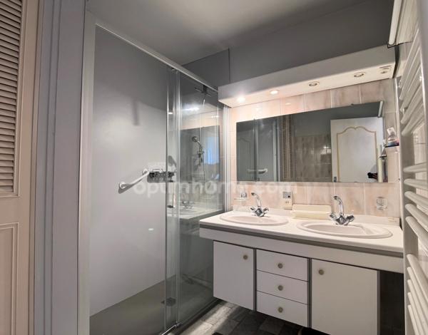 Grande maison familiale 5 chambres + bureau, jardin Ouest & double garage, gare à 10 min