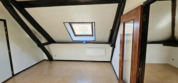 Vente                                                      Appartement
                        
                     4 pièces                      65 m2                     à Thorigny-sur-Oreuse