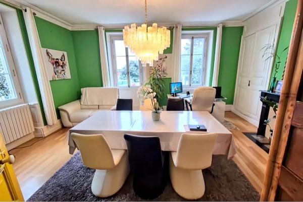 Maison 7 pièces - 300 m²