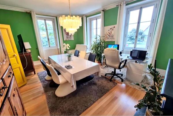 Maison 7 pièces - 300 m²