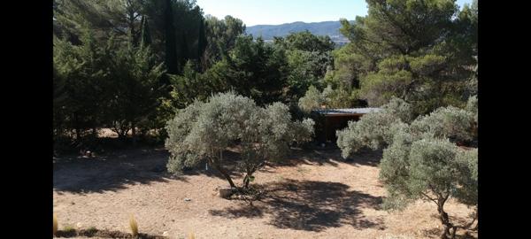 Villa d'architecte avec piscine sur 2880m² de terrain 570 000 € H.A.I.*