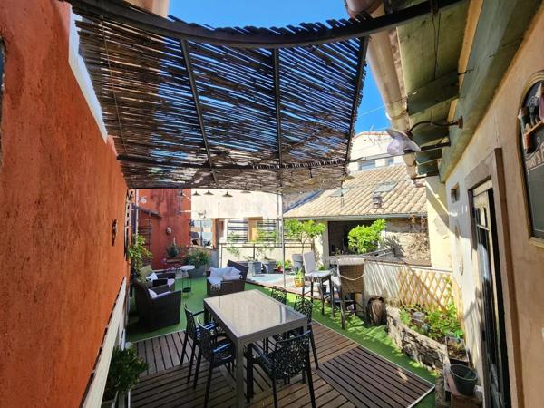 Vente                                                      Maison
                        
                     8 pièces                      189 m2                     à Pouzols