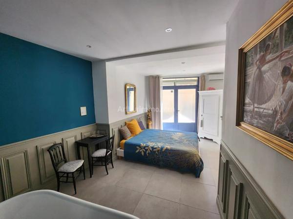 Vente                                                      Maison
                        
                     8 pièces                      189 m2                     à Pouzols