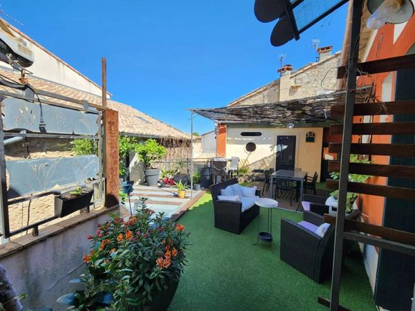Vente                                                      Maison
                        
                     8 pièces                      189 m2                     à Pouzols