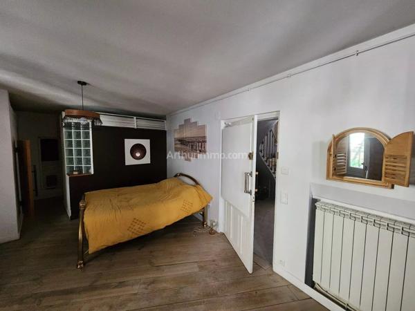 Vente                                                      Maison
                        
                     8 pièces                      189 m2                     à Pouzols
