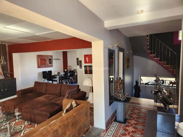 Vente                                                      Maison
                        
                     8 pièces                      189 m2                     à Pouzols