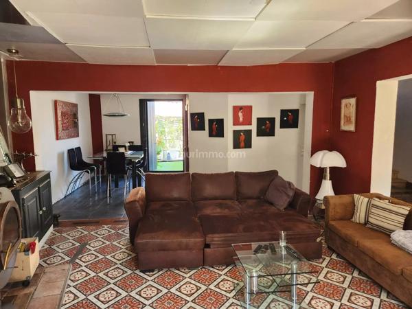 Vente                                                      Maison
                        
                     8 pièces                      189 m2                     à Pouzols