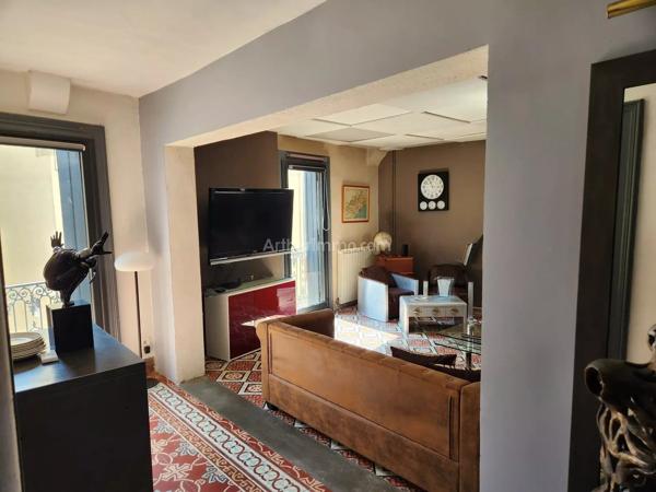 Vente                                                      Maison
                        
                     8 pièces                      189 m2                     à Pouzols