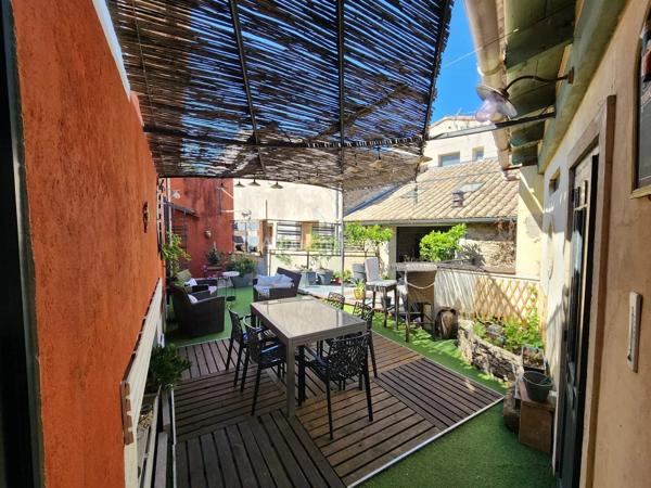 Vente                                                      Maison
                        
                     8 pièces                      189 m2                     à Pouzols