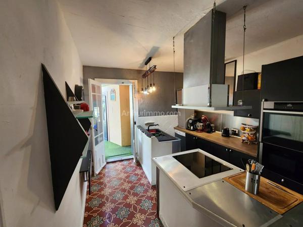 Vente                                                      Maison
                        
                     8 pièces                      189 m2                     à Pouzols