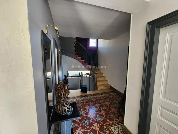 Vente                                                      Maison
                        
                     8 pièces                      189 m2                     à Pouzols