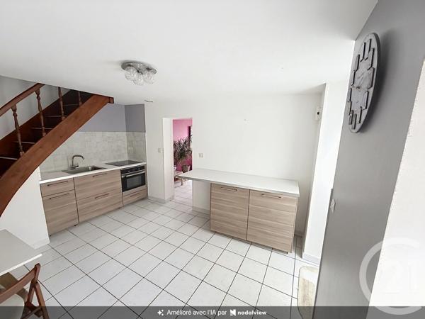 Maison à vendre  4 pièces - 79,32 m 2   MONTREVAULT SUR EVRE  - 49