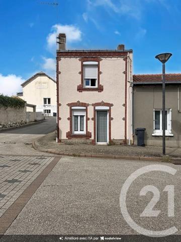 Maison à vendre  4 pièces - 79,32 m 2   MONTREVAULT SUR EVRE  - 49