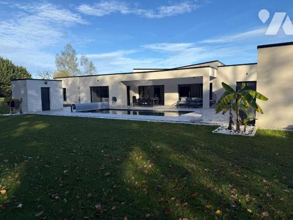 ROMORANTIN - MAISON CONTEMPORAINE DE PLAIN-PIED - 228 m² - BELLES PRESTATIONS, Dans un quartier...