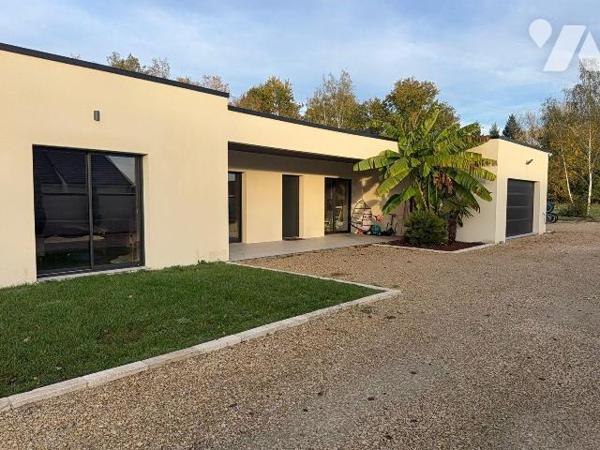 ROMORANTIN - MAISON CONTEMPORAINE DE PLAIN-PIED - 228 m² - BELLES PRESTATIONS, Dans un quartier...