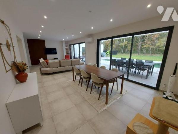 ROMORANTIN - MAISON CONTEMPORAINE DE PLAIN-PIED - 228 m² - BELLES PRESTATIONS, Dans un quartier...