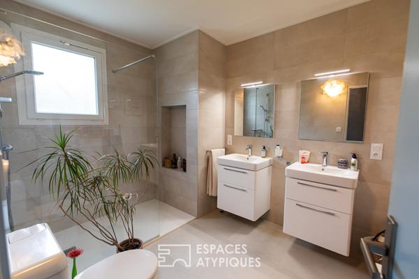 Maison familiale avec jardin d’hiver et jardin arboré