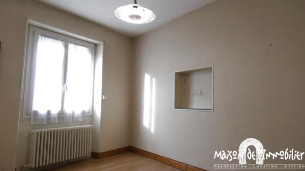 Vente Maison de plain-pied - 3 pièces - 72m² - Proche tous commerces à pied - Jardinet, garage et cave