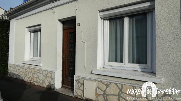 Vente Maison de plain-pied - 3 pièces - 72m² - Proche tous commerces à pied - Jardinet, garage et cave