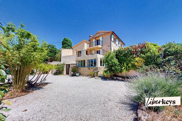 🏡 BERRE-LES-ALPES – VILLA DE CHARME AVEC VUE PANORAMIQUE, DÉPENDANCES ET GARAGE XXL