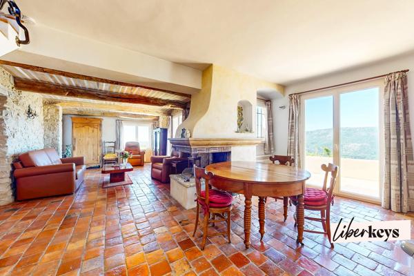 🏡 BERRE-LES-ALPES – VILLA DE CHARME AVEC VUE PANORAMIQUE, DÉPENDANCES ET GARAGE XXL