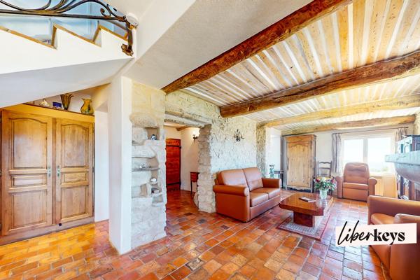 🏡 BERRE-LES-ALPES – VILLA DE CHARME AVEC VUE PANORAMIQUE, DÉPENDANCES ET GARAGE XXL