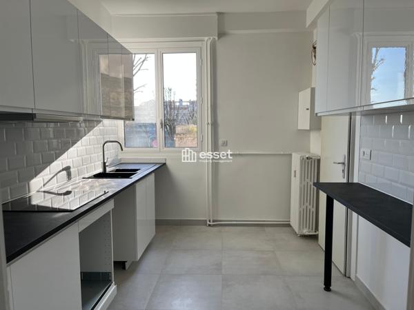 Location Appartement 4 pièces 134.59 m² - Saint Cloud 92210