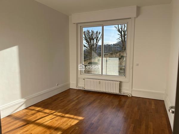 Location Appartement 4 pièces 134.59 m² - Saint Cloud 92210