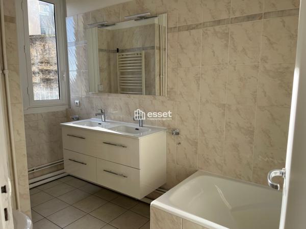 Location Appartement 4 pièces 134.59 m² - Saint Cloud 92210