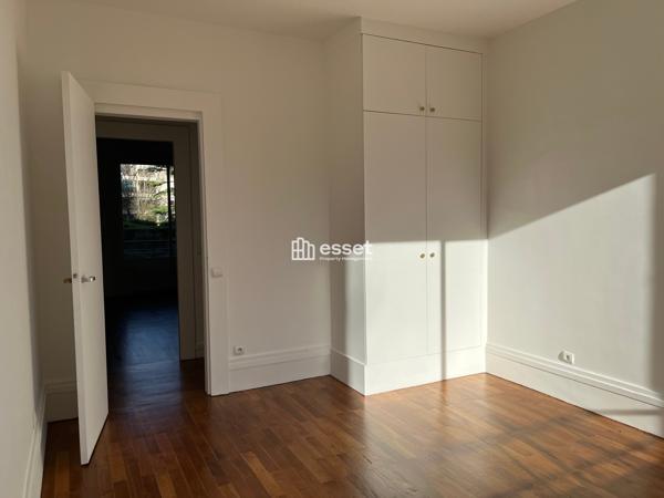 Location Appartement 4 pièces 134.59 m² - Saint Cloud 92210