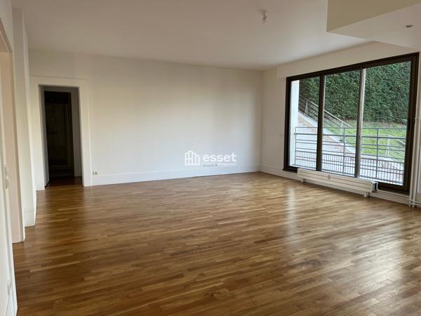 Location Appartement 4 pièces 134.59 m² - Saint Cloud 92210