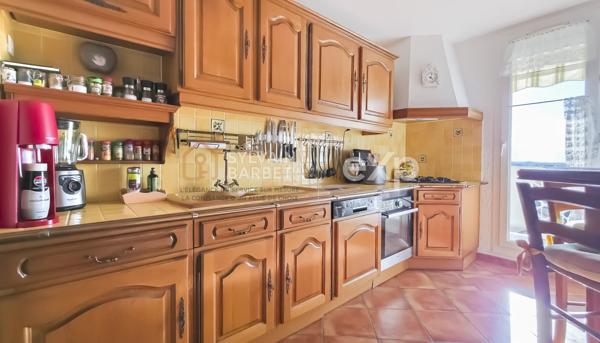 83160 LA VALETTE DU VAR - APPARTEMENT 3 PIECES AVEC TERRASSE ET CAVE - PARKING PRIVATIF EN SUS - BUS n° 31 - 129 - TL09 - TL11 -