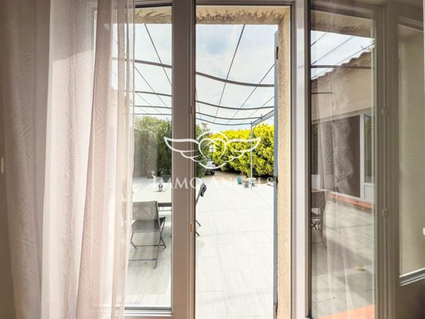 Maison de plain-pied, 134 m2 sur terrain de 1010 m2 avec piscine.