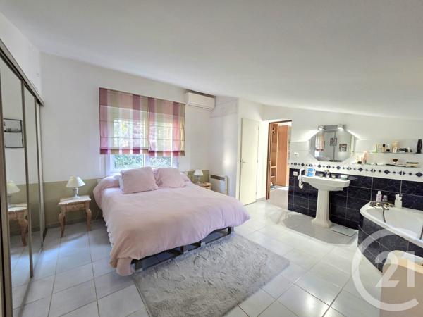 Maison à vendre  6 pièces - 150 m2 MARSEILLE - 13013