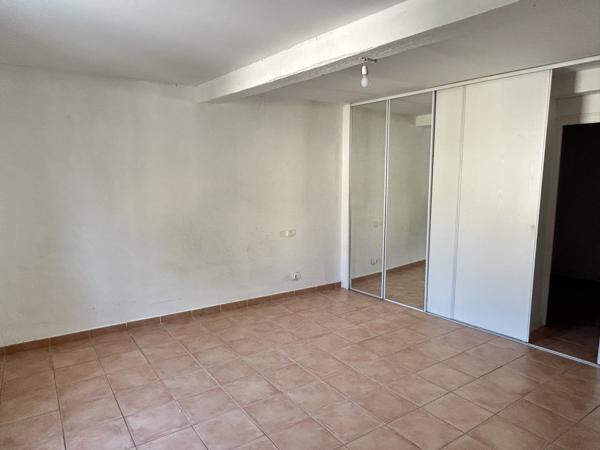 MAISON T4 - GRANDE COUR - GARAGE - PARKING