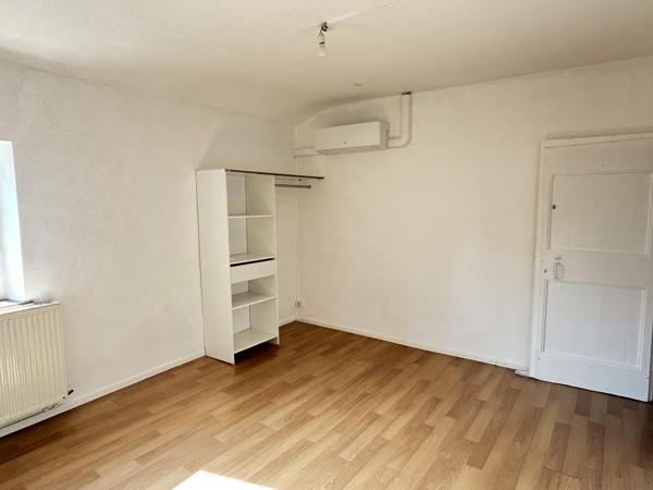 MAISON T4 - GRANDE COUR - GARAGE - PARKING