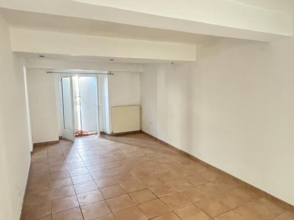 MAISON T4 - GRANDE COUR - GARAGE - PARKING