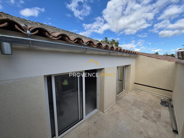 Pélissanne (13330) MAISON DE VILLE RENOVEE AVEC TERRASSE TROPEZIENNE