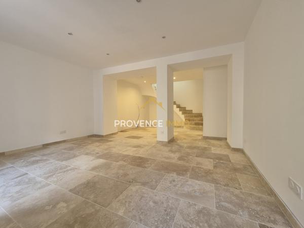 Pélissanne (13330) MAISON DE VILLE RENOVEE AVEC TERRASSE TROPEZIENNE