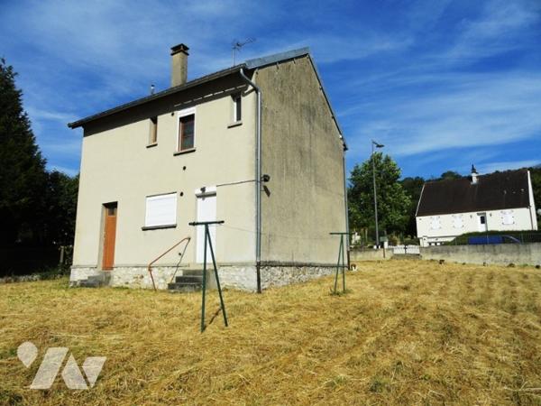 Maison individuelle de type 5 de 76 m² avec 3 chambres sur terrain de 1637 m² cadastré.