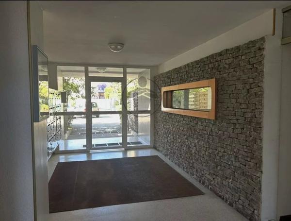 Vente                                                      Appartement
                        
                     1 pièces                                         à Montpellier