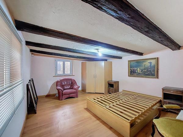 GRANDE MAISON ALSACIENNE SITUEE EN IMPASSE