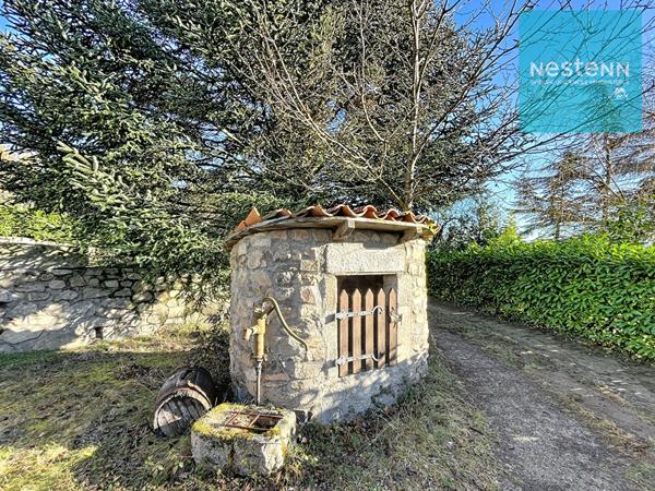 Maison d'environ 200 m² à vendre à Saint-Sixte - grand terrain de 1,5 hectare