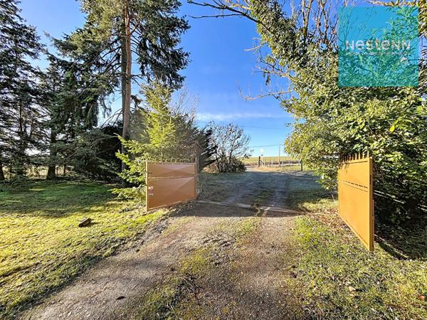 Maison d'environ 200 m² à vendre à Saint-Sixte - grand terrain de 1,5 hectare